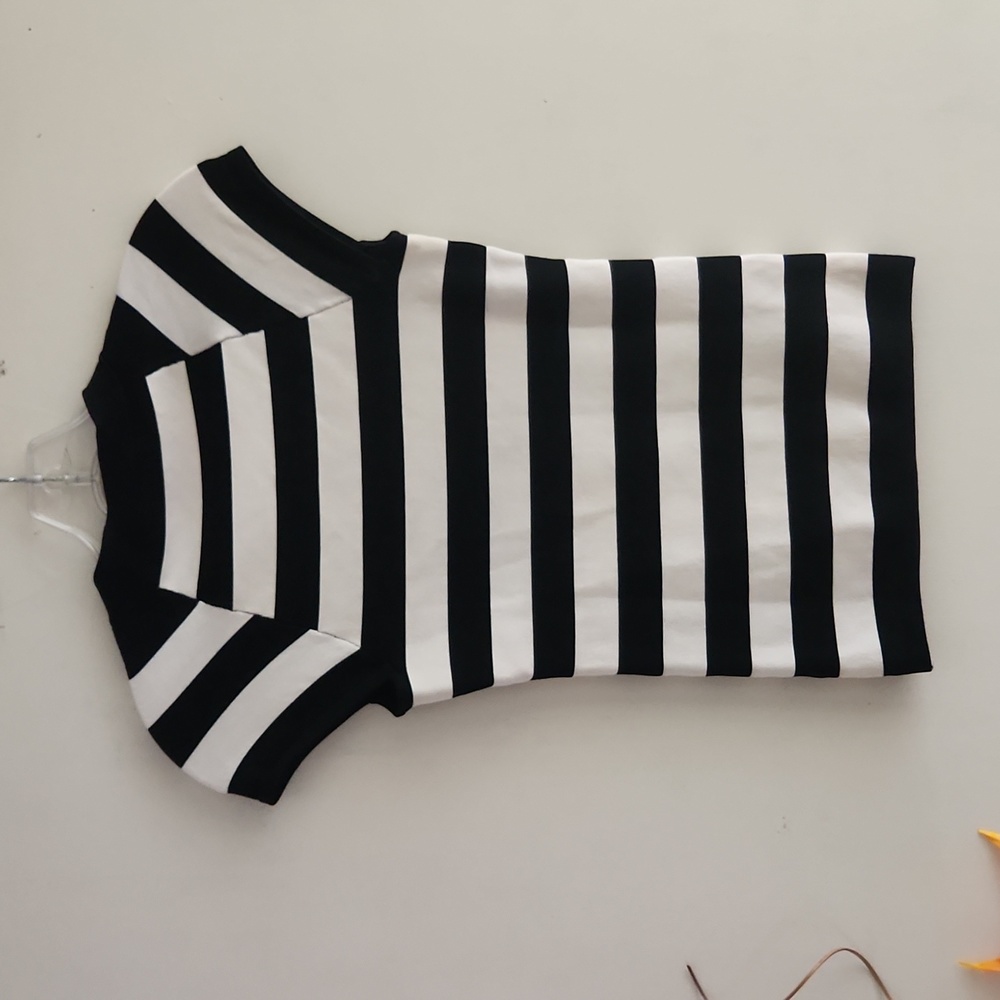 White House Black Market Black White Stripe XXS EUC Top - Picture 8 of 14
